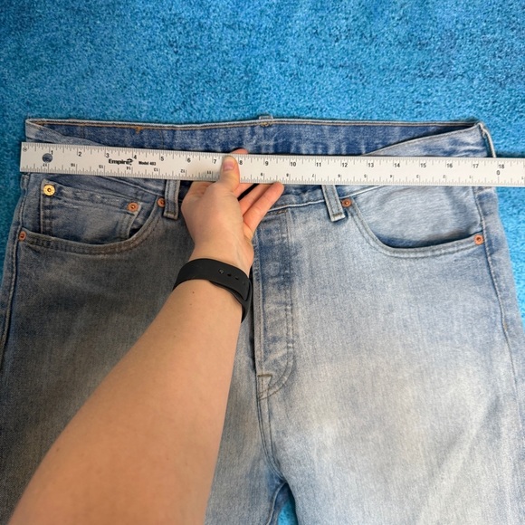 Levis 501 Jeans Men's Size 34x34 Straight Button Fly Red Tab Blue Fits 36x33 - Picture 2 of 15